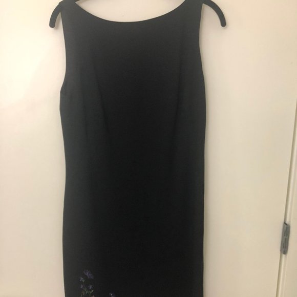 VINTAGE CDC BLACK SHIFT DRESS W/ FLORAL EMBROIDERY - Picture 1 of 4